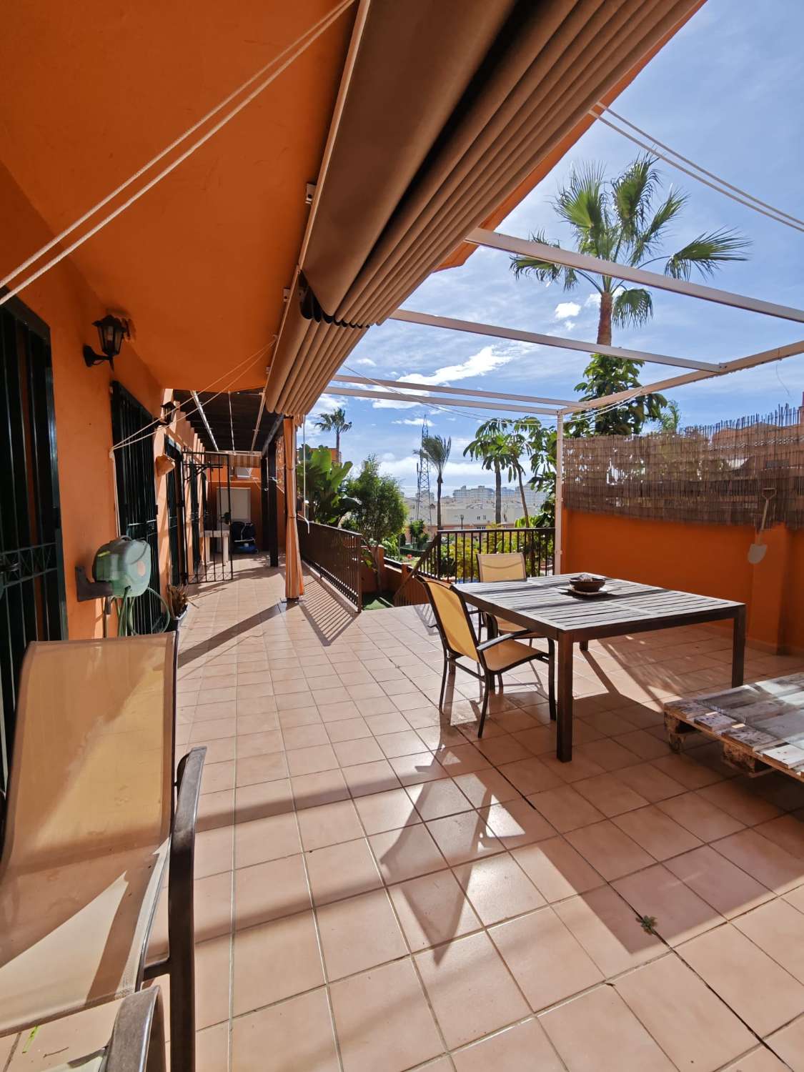 BAR SPECTACULAIRE À EL TOMILLAR