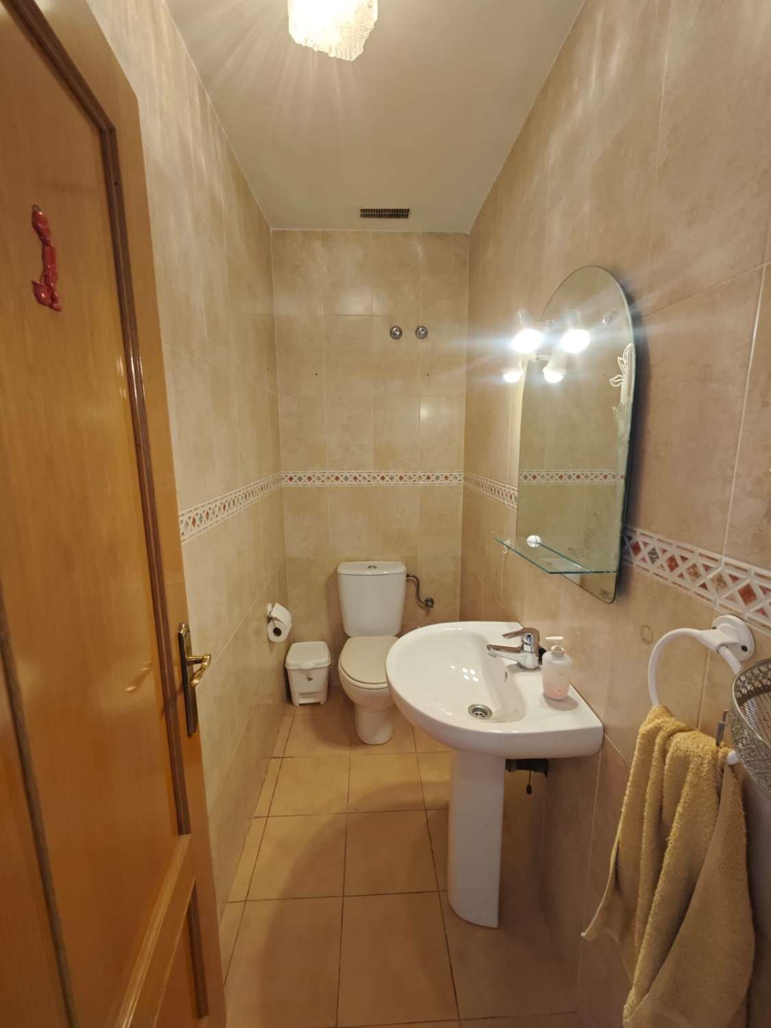 Grande maison jumelée d’angle à vendre