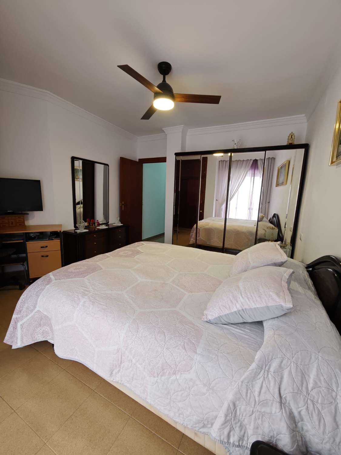 Amplio y luminoso piso en Algarrobo pueblo