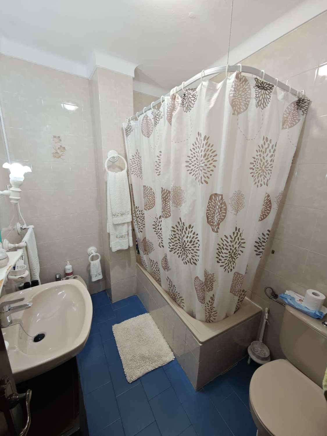 Amplio y luminoso piso en Algarrobo pueblo