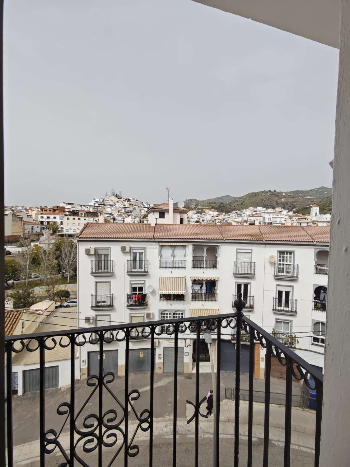 Amplio y luminoso piso en Algarrobo pueblo