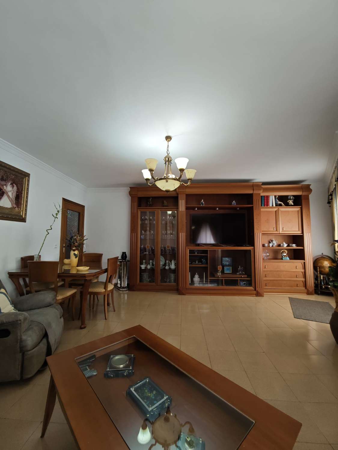 Amplio y luminoso piso en Algarrobo pueblo