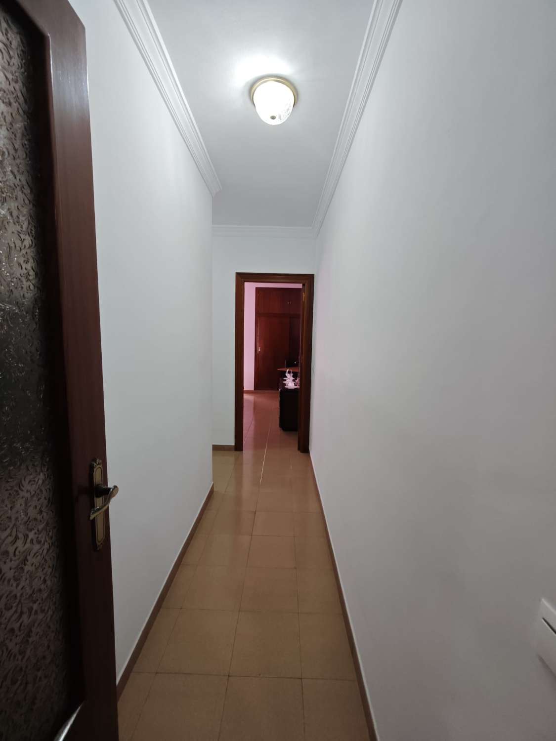 Amplio y luminoso piso en Algarrobo pueblo