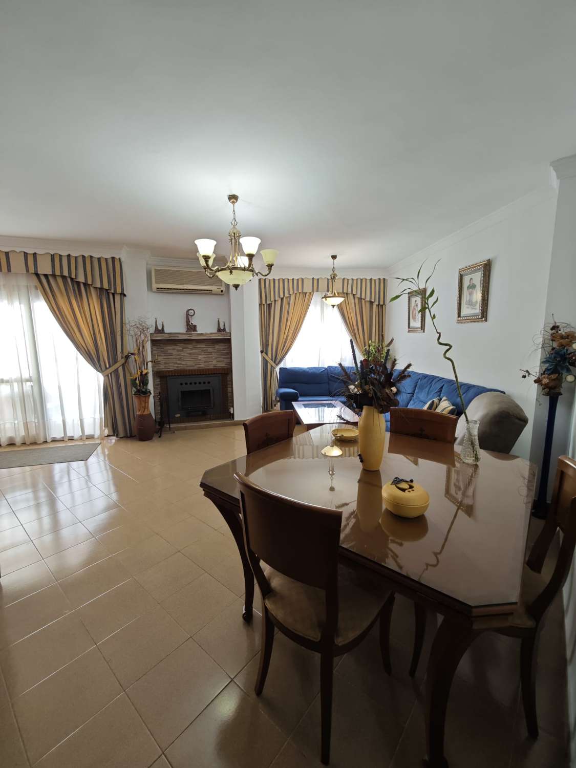 Amplio y luminoso piso en Algarrobo pueblo