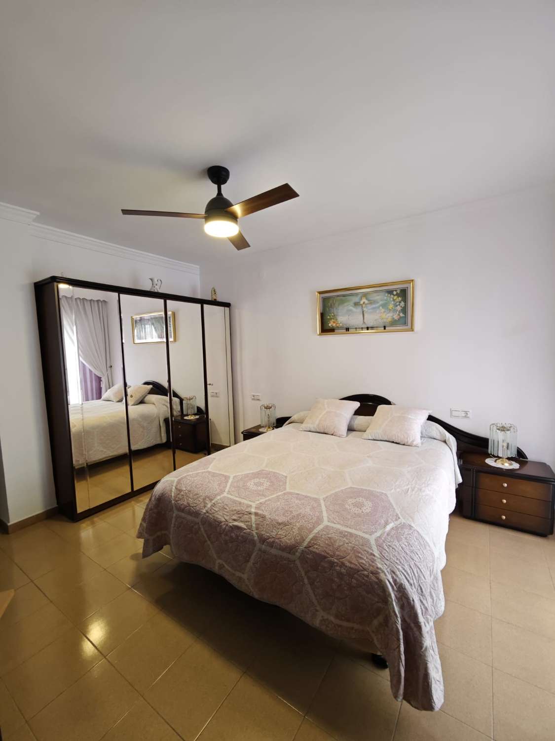 Amplio y luminoso piso en Algarrobo pueblo