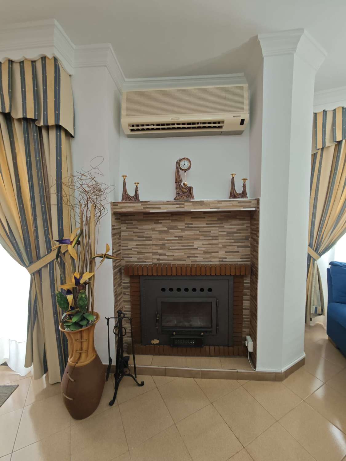 Amplio y luminoso piso en Algarrobo pueblo