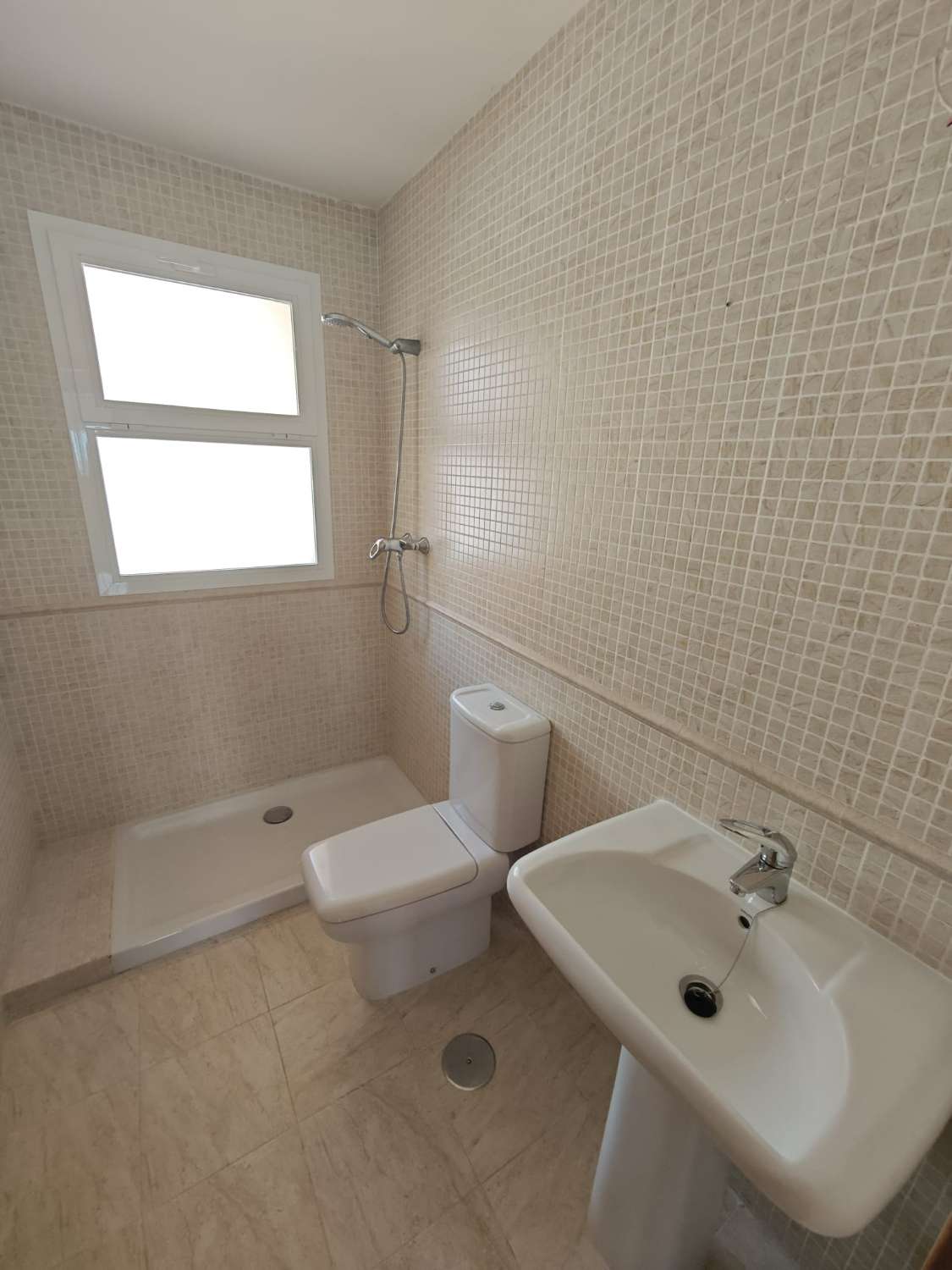 Estupendo piso  con terraza en Baviera Golf