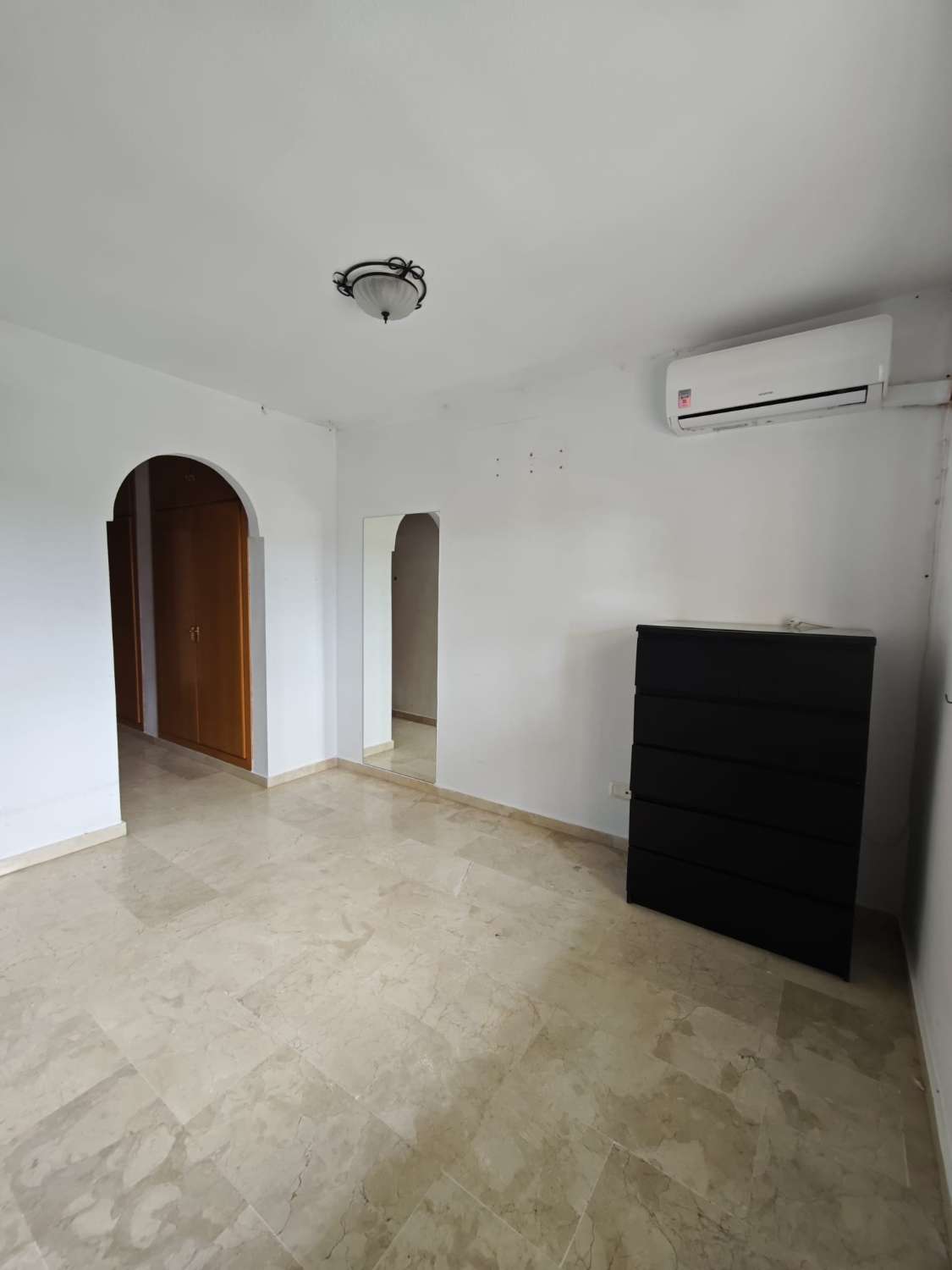 Amplio piso en Baviera Golf con terraza, parking y zonas comunes