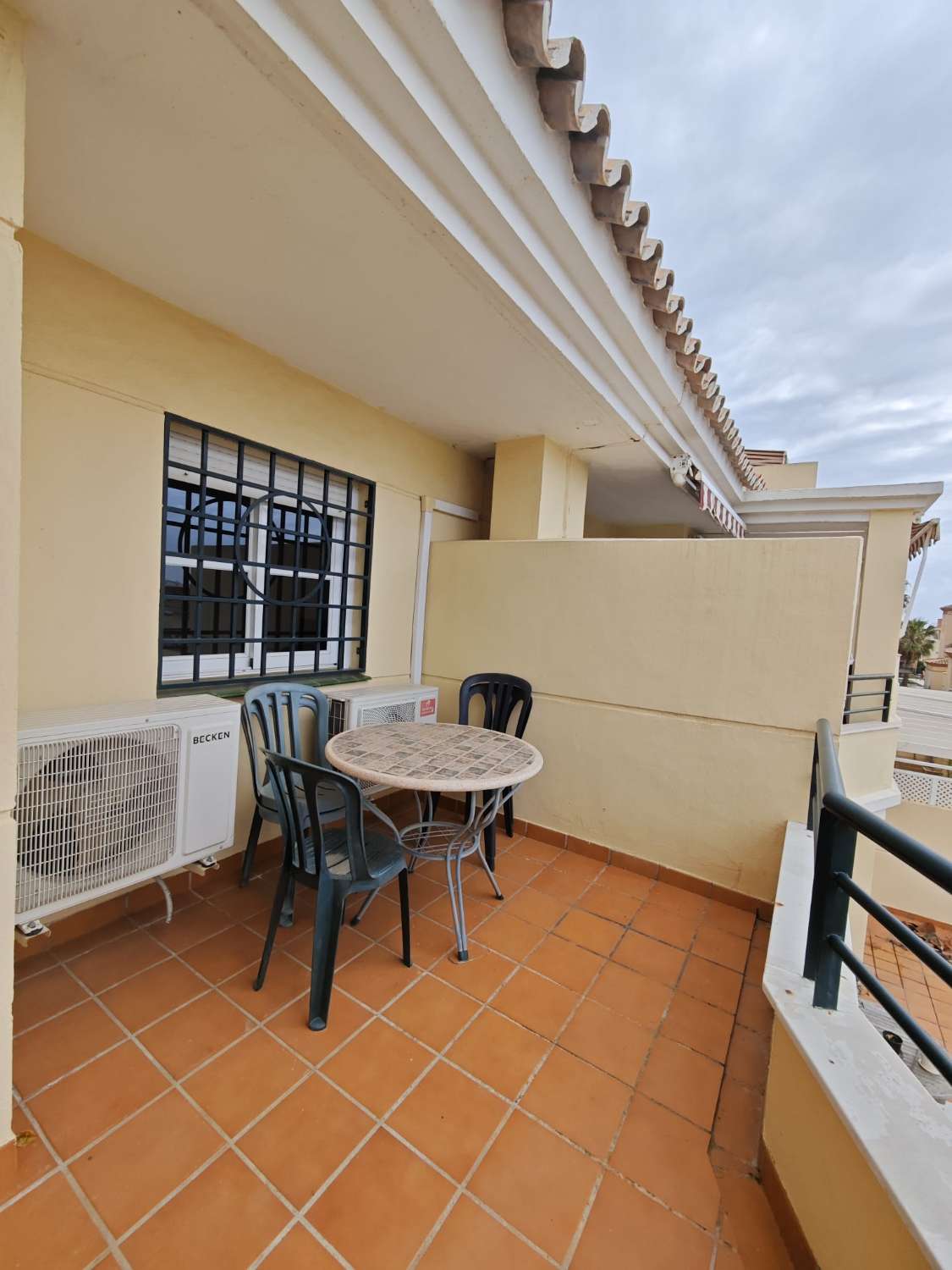 Amplio piso en Baviera Golf con terraza, parking y zonas comunes