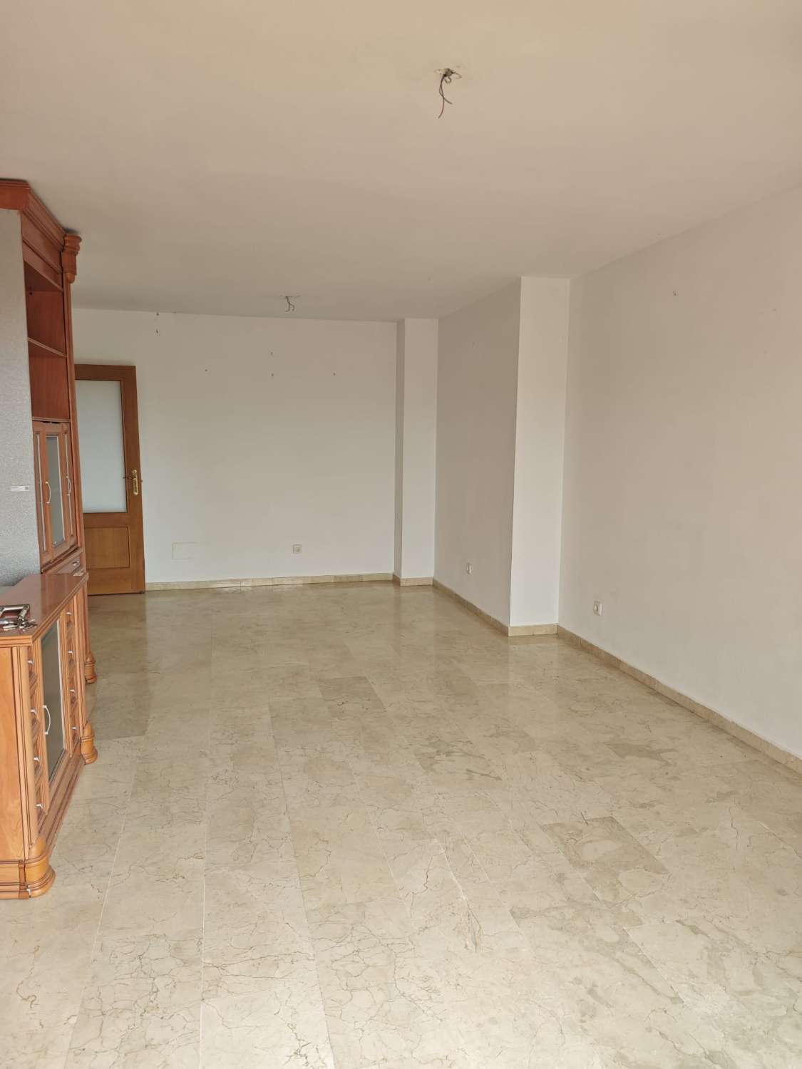 Amplio piso en Baviera Golf con terraza, parking y zonas comunes