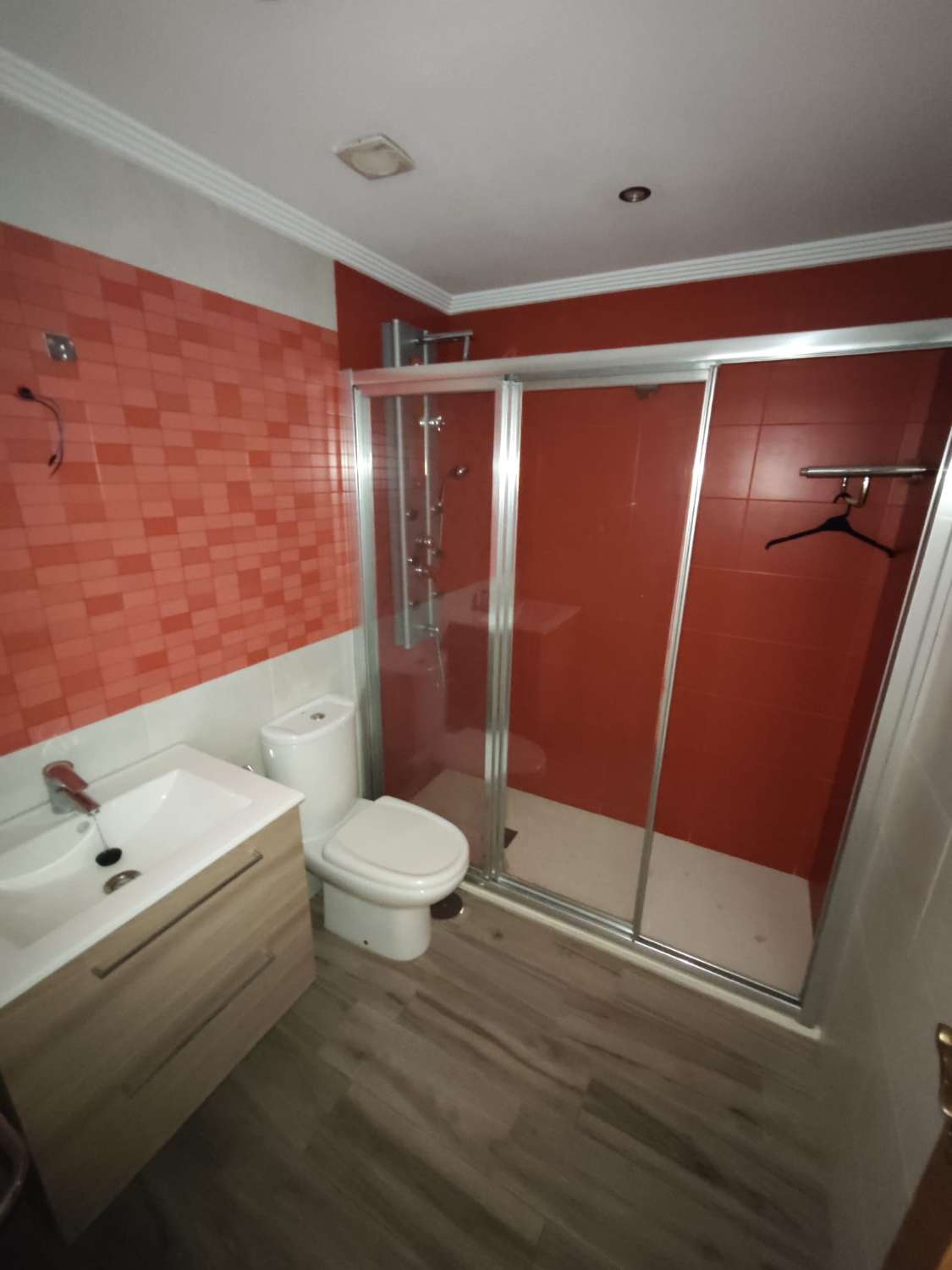 Amplio piso en Baviera Golf con terraza, parking y zonas comunes