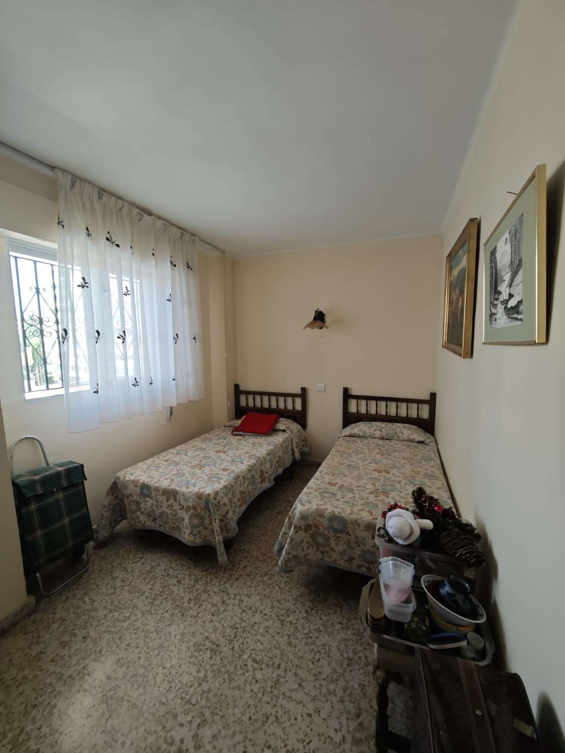 距离海滩250米的托雷德尔马尔公寓