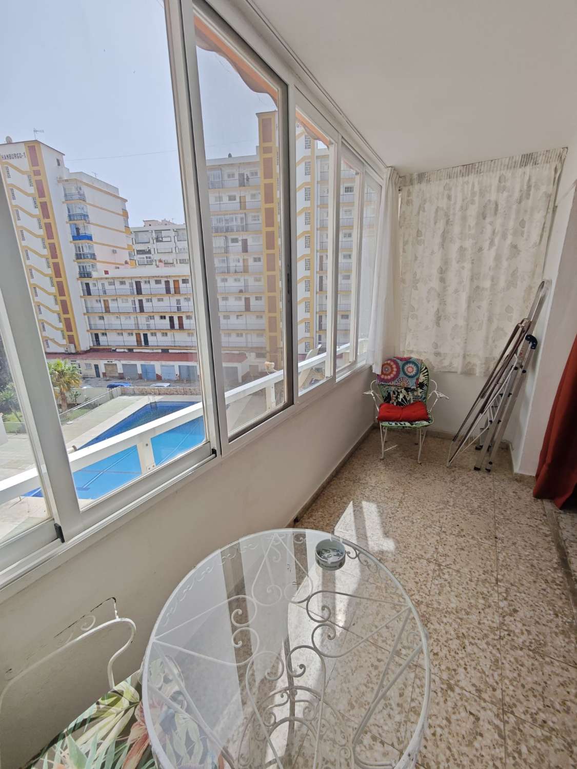 距离海滩250米的托雷德尔马尔公寓