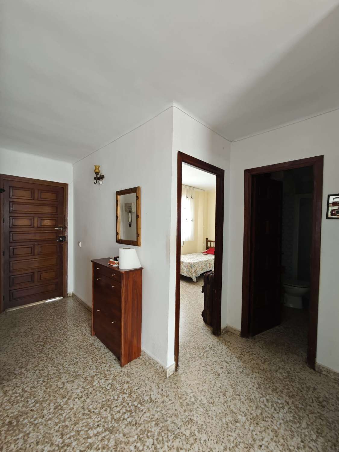 距离海滩250米的托雷德尔马尔公寓