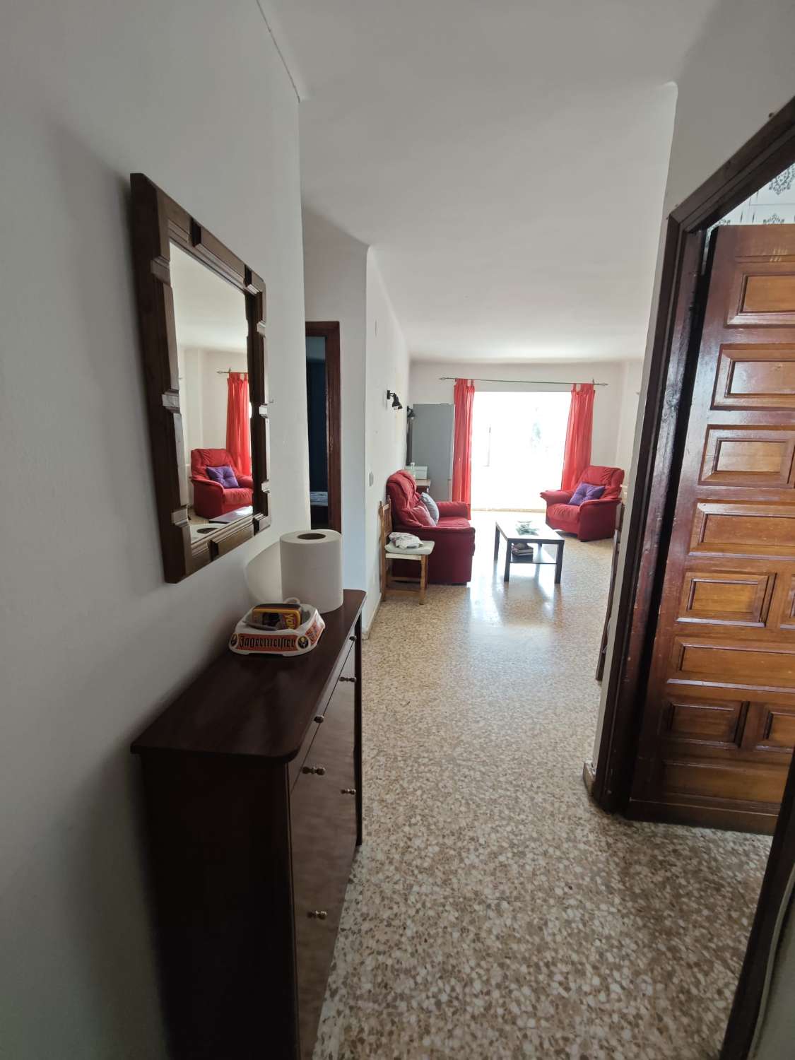 距离海滩250米的托雷德尔马尔公寓