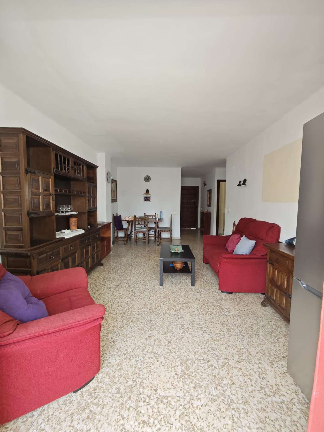 距离海滩250米的托雷德尔马尔公寓