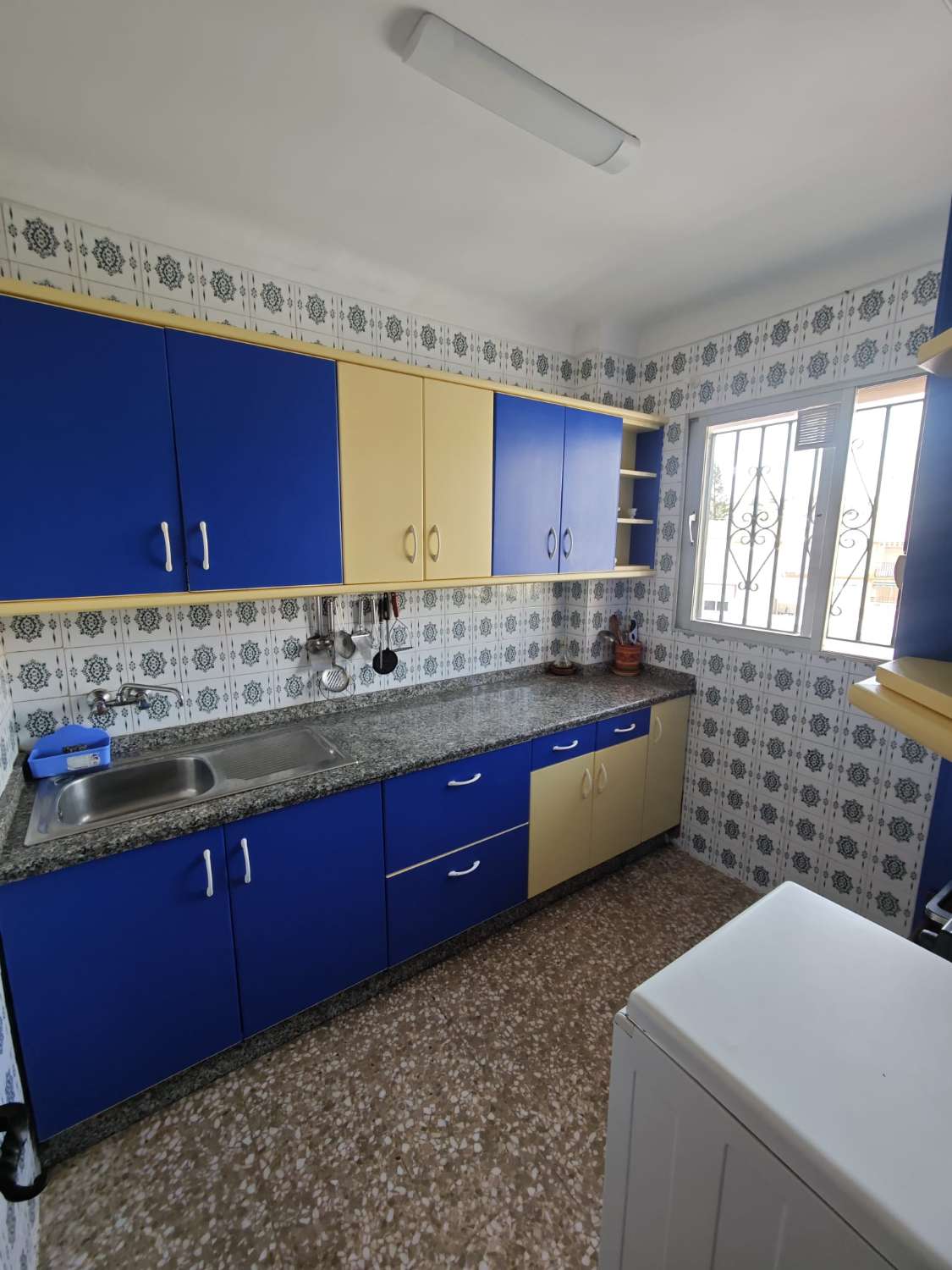 距离海滩250米的托雷德尔马尔公寓