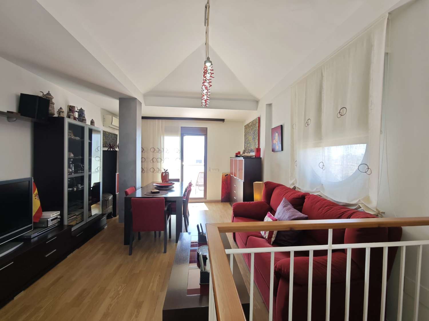 El Tomillar 阳台上的双拼顶层公寓