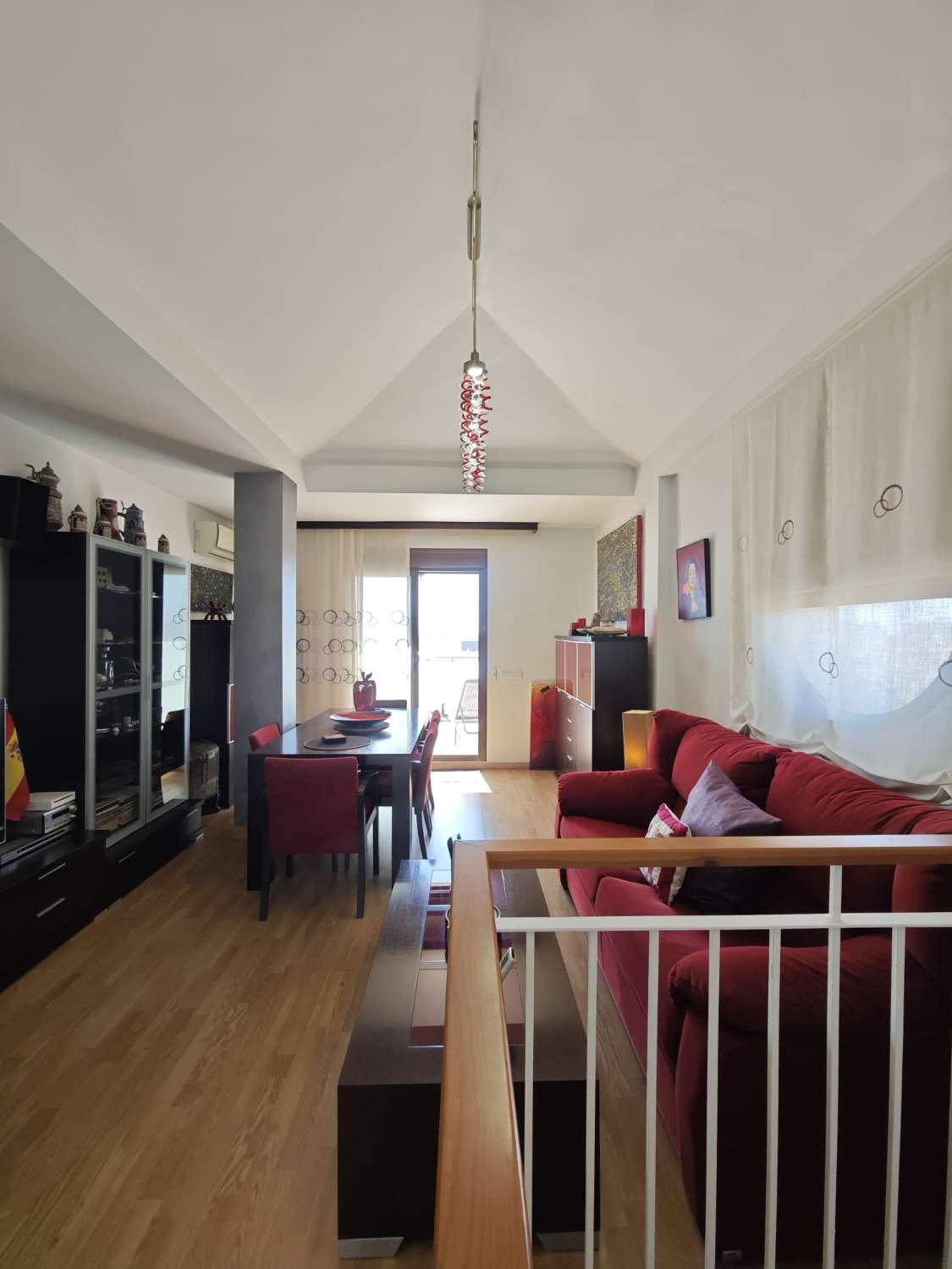 El Tomillar 阳台上的双拼顶层公寓