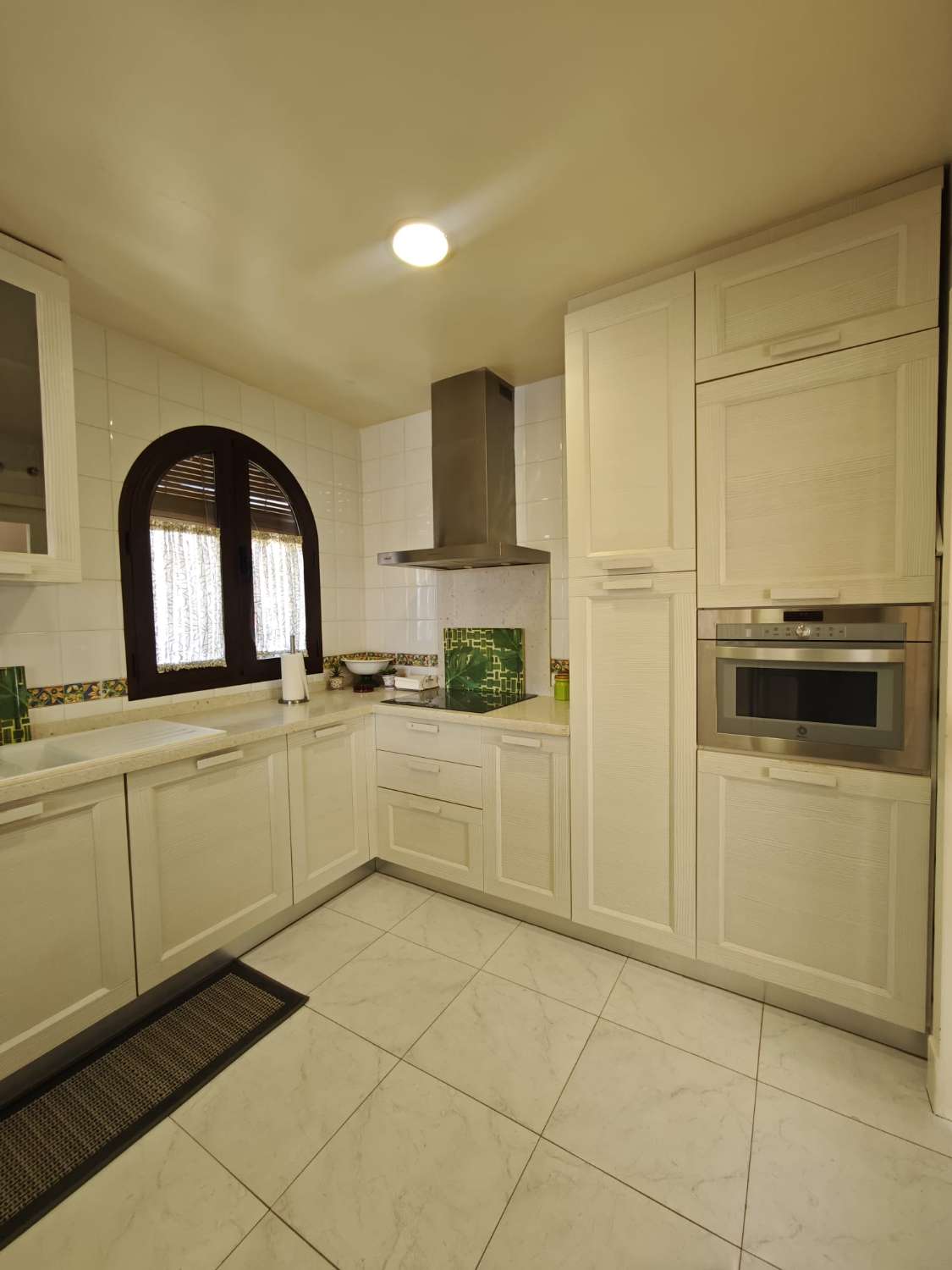 El Tomillar 阳台上的双拼顶层公寓