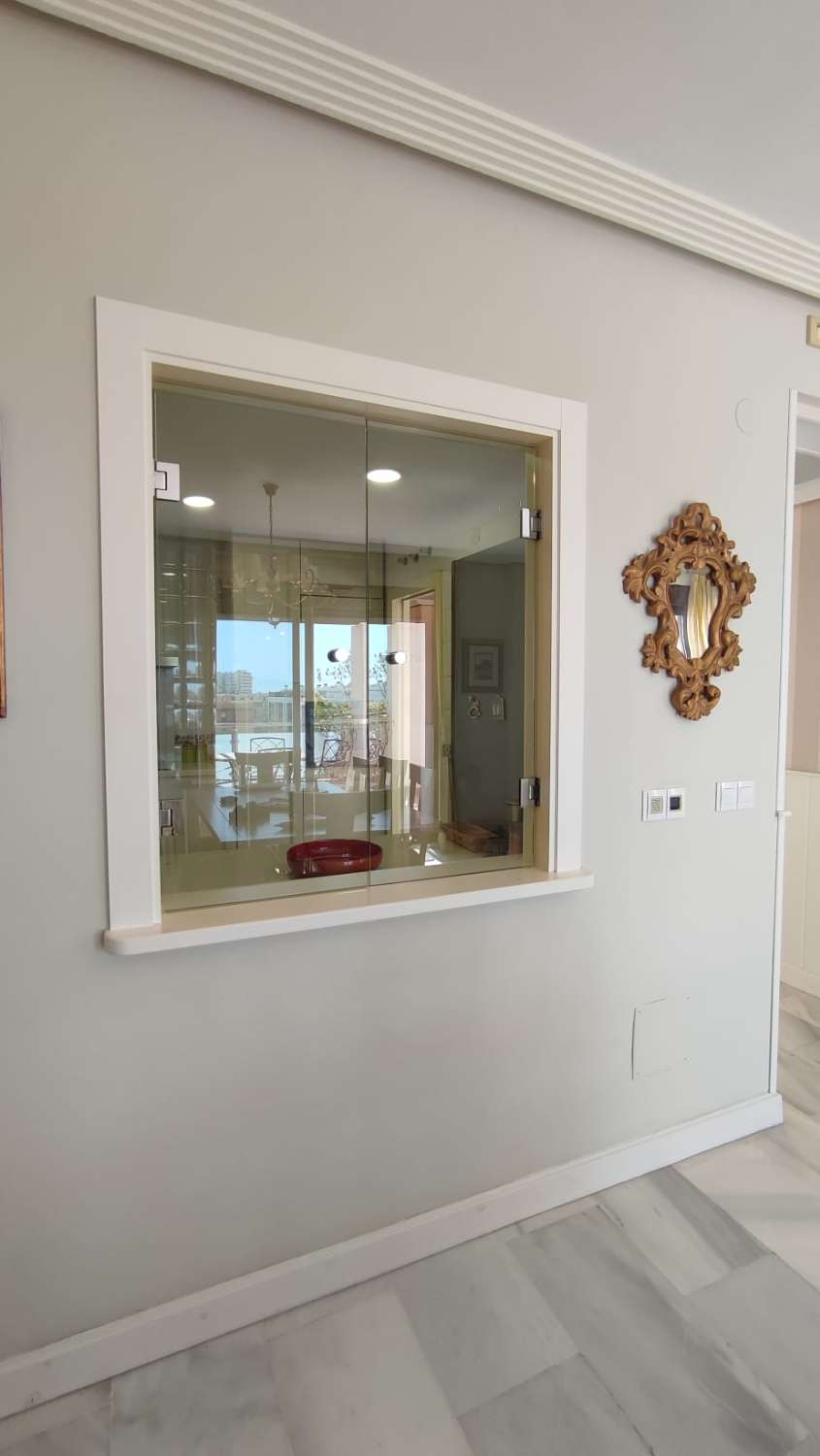 El Tomillar 阳台上的双拼顶层公寓