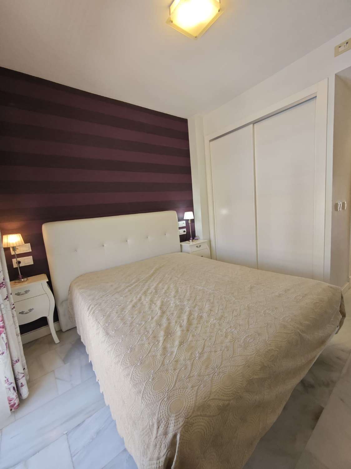 El Tomillar 阳台上的双拼顶层公寓