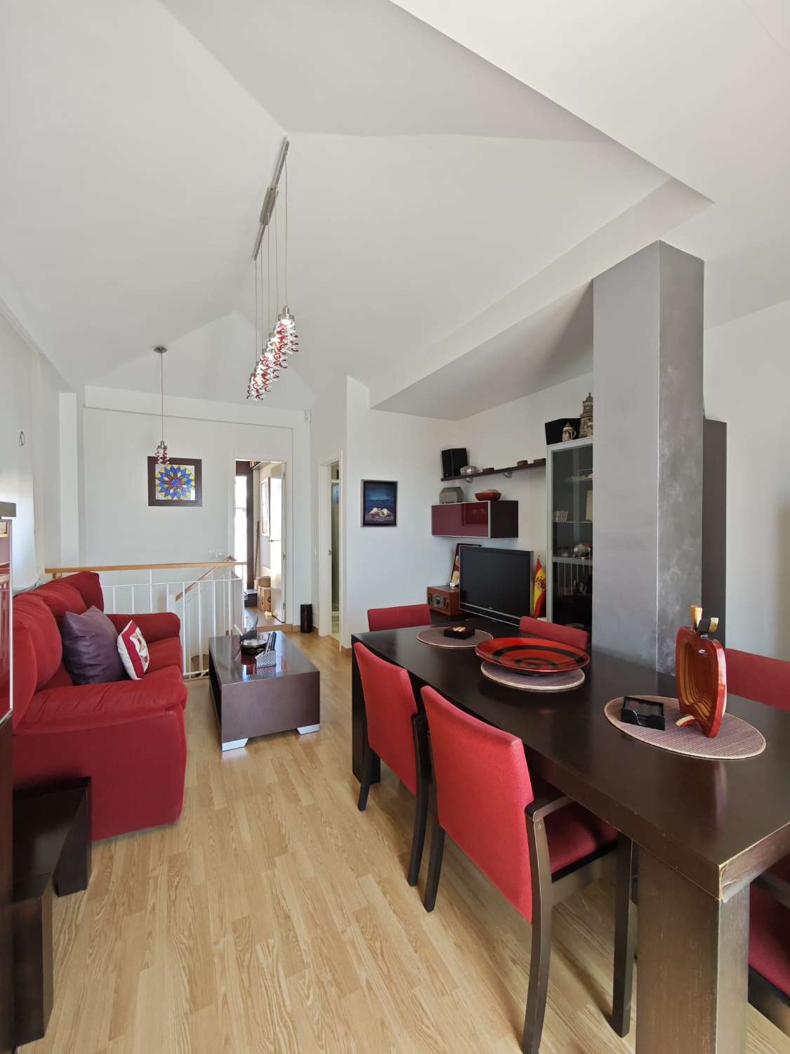 El Tomillar 阳台上的双拼顶层公寓