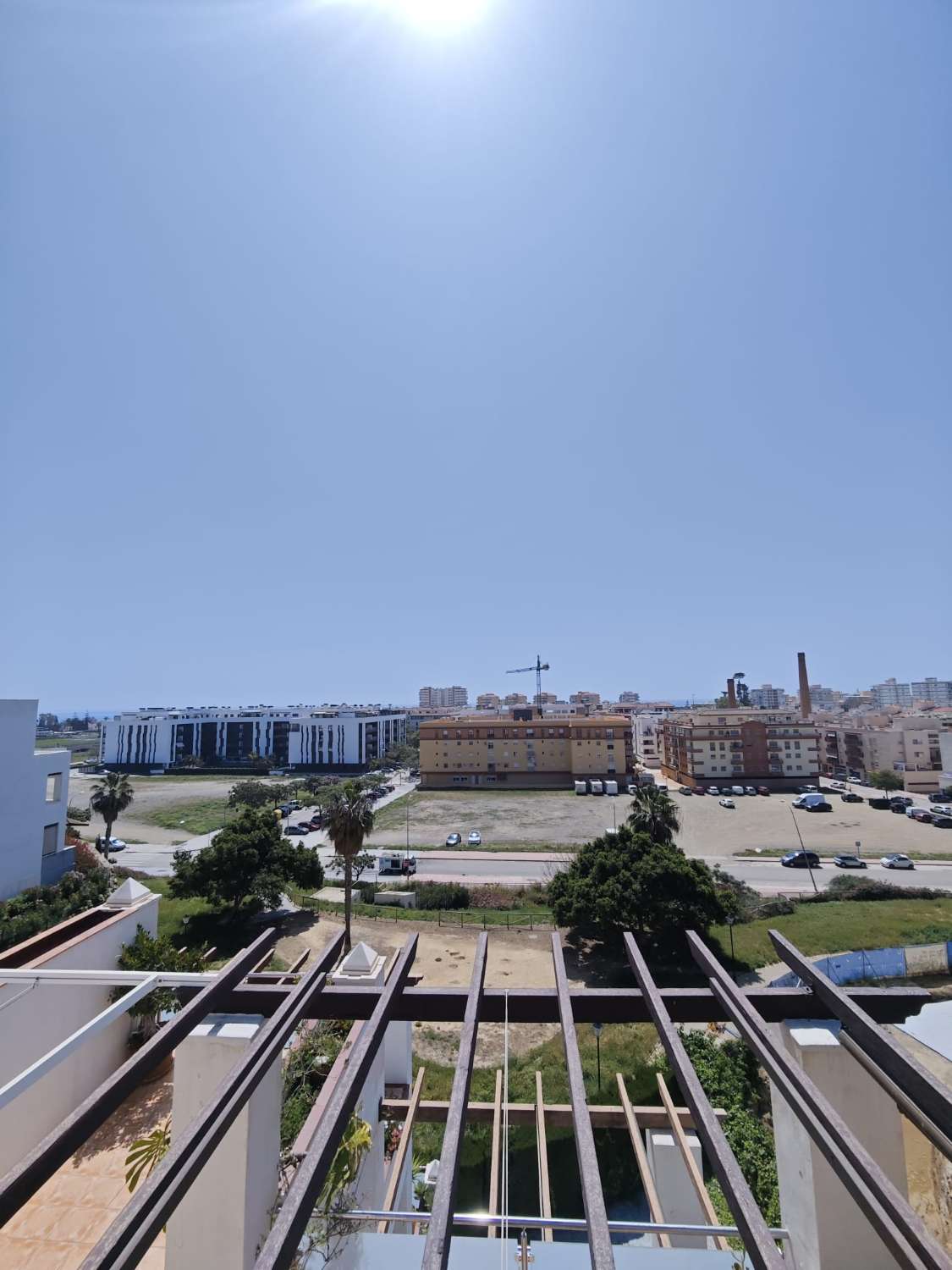 El Tomillar 阳台上的双拼顶层公寓