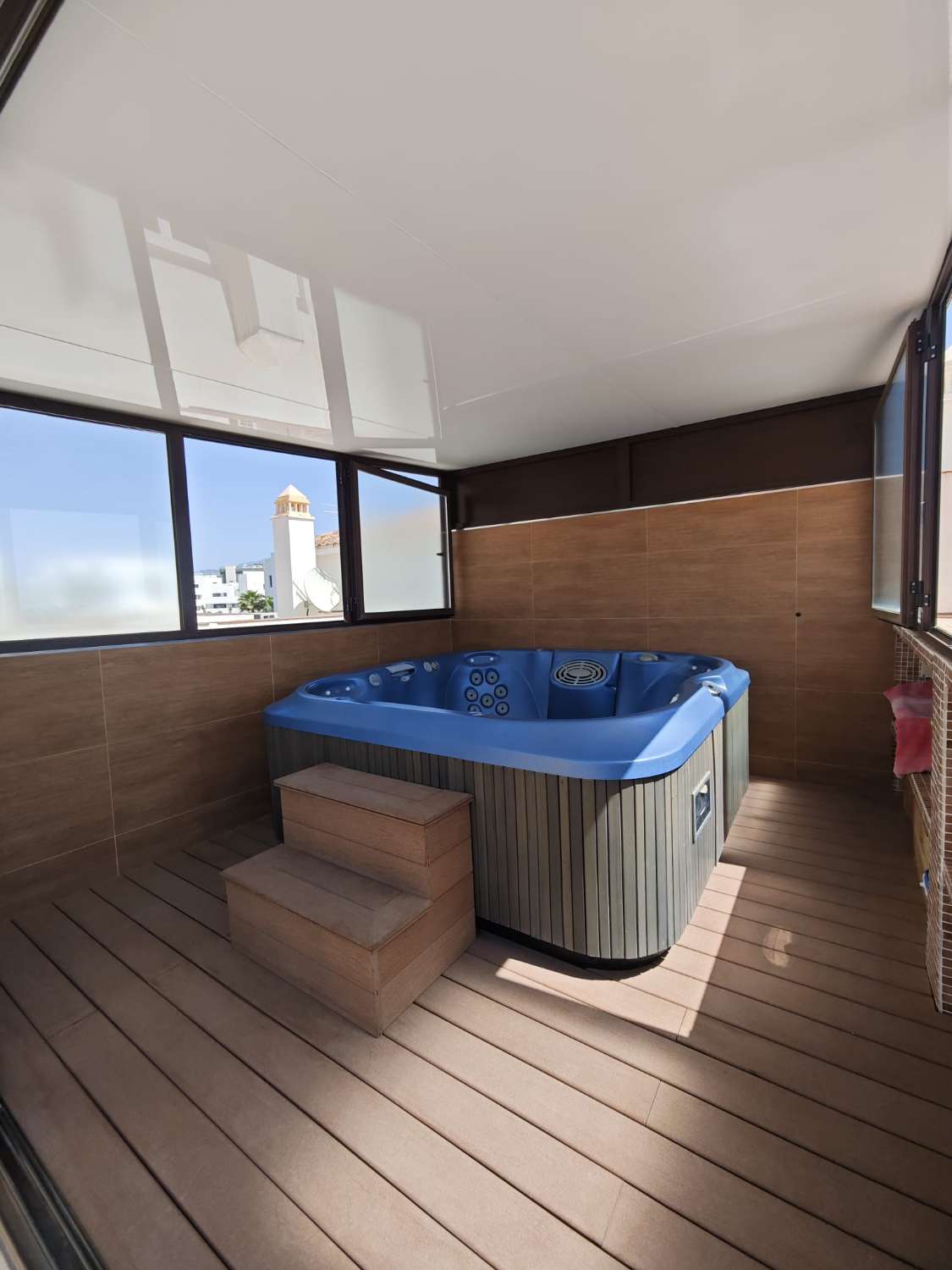 El Tomillar 阳台上的双拼顶层公寓