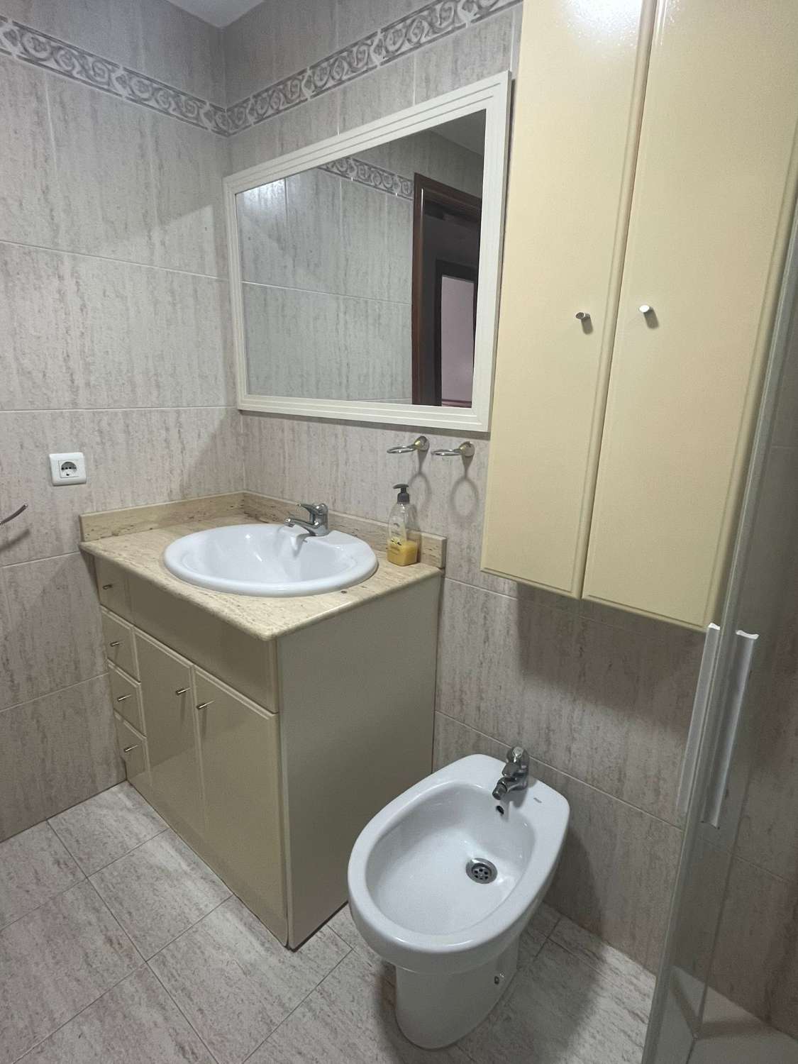 En venta piso en Torre del Mar - Viñamalaga