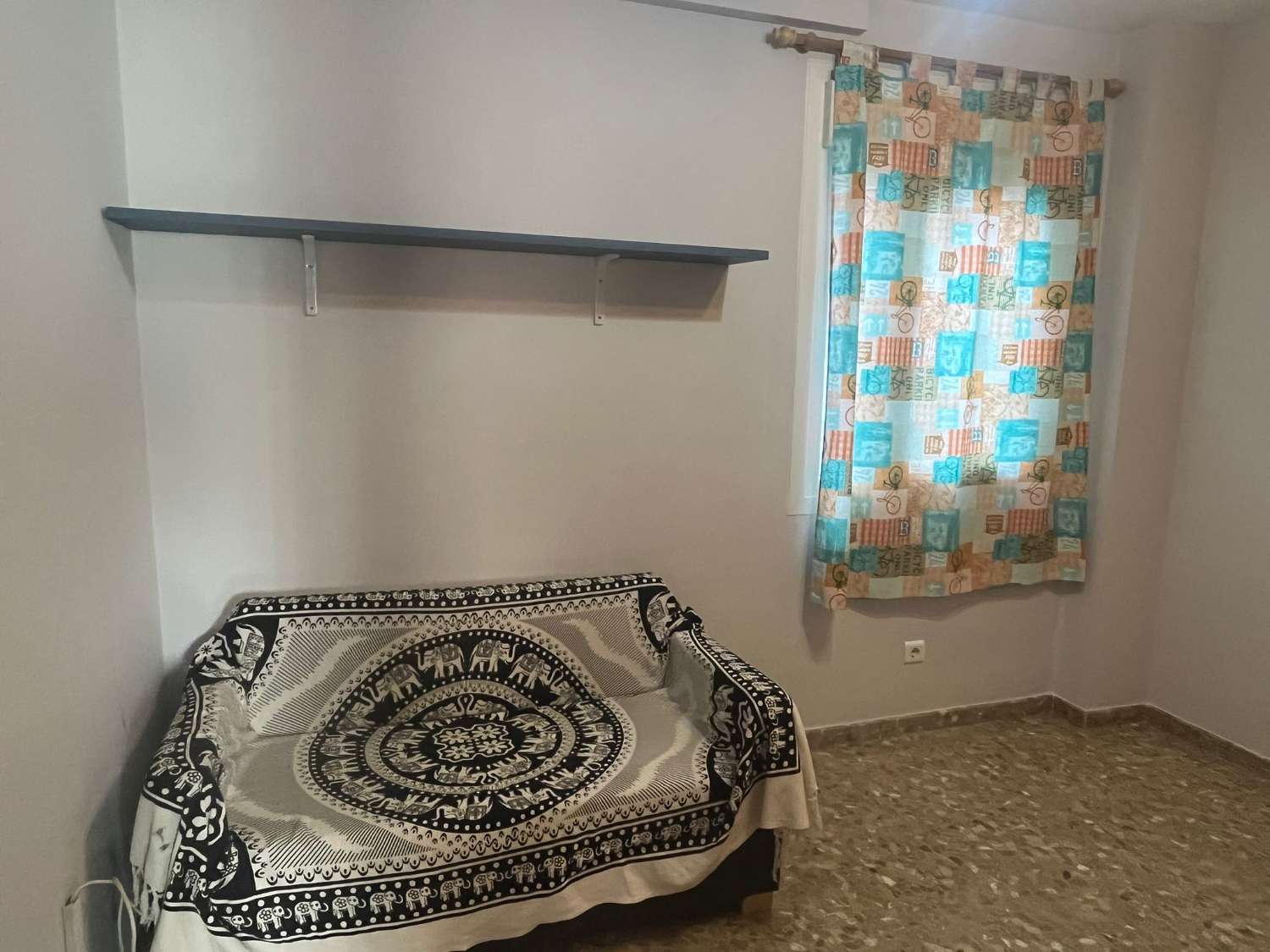 En venta piso en Torre del Mar - Viñamalaga