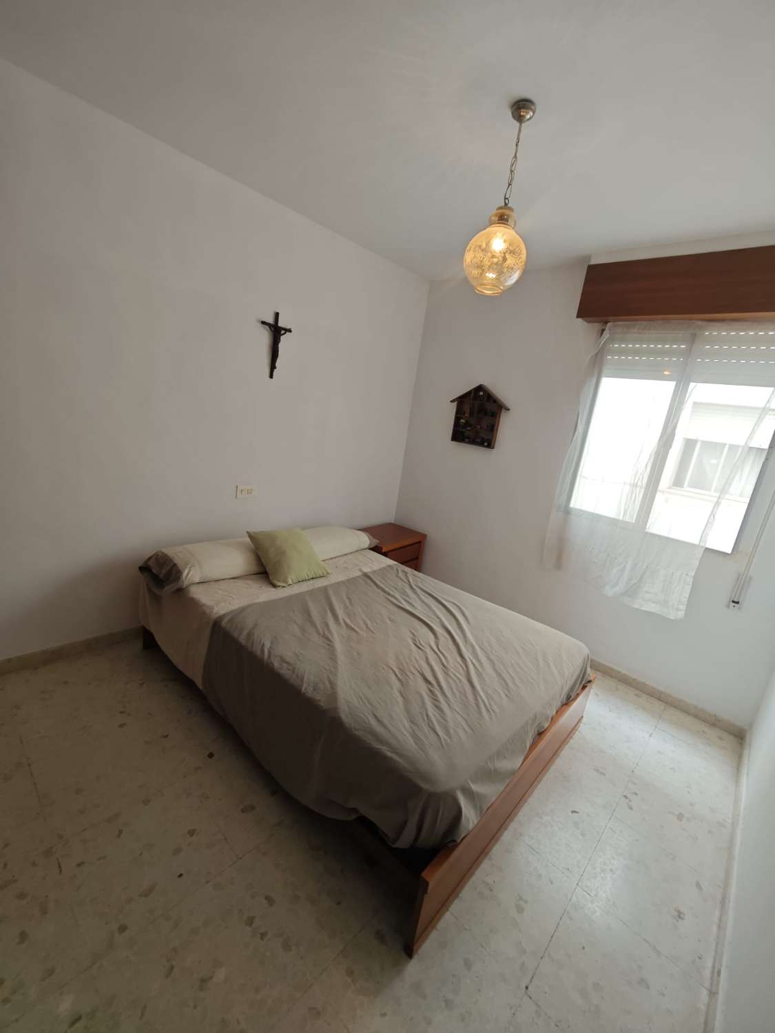 RUIM APPARTEMENT TE KOOP IN HET CENTRUM VAN TORRE DEL MAR