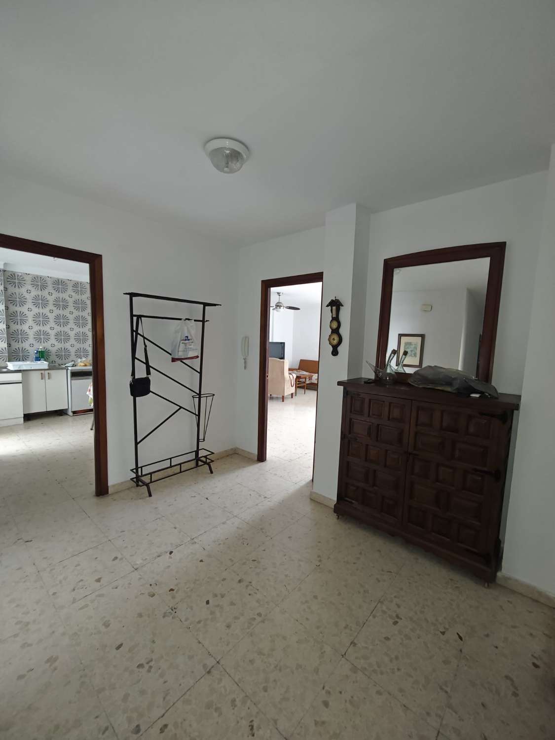 RUIM APPARTEMENT TE KOOP IN HET CENTRUM VAN TORRE DEL MAR