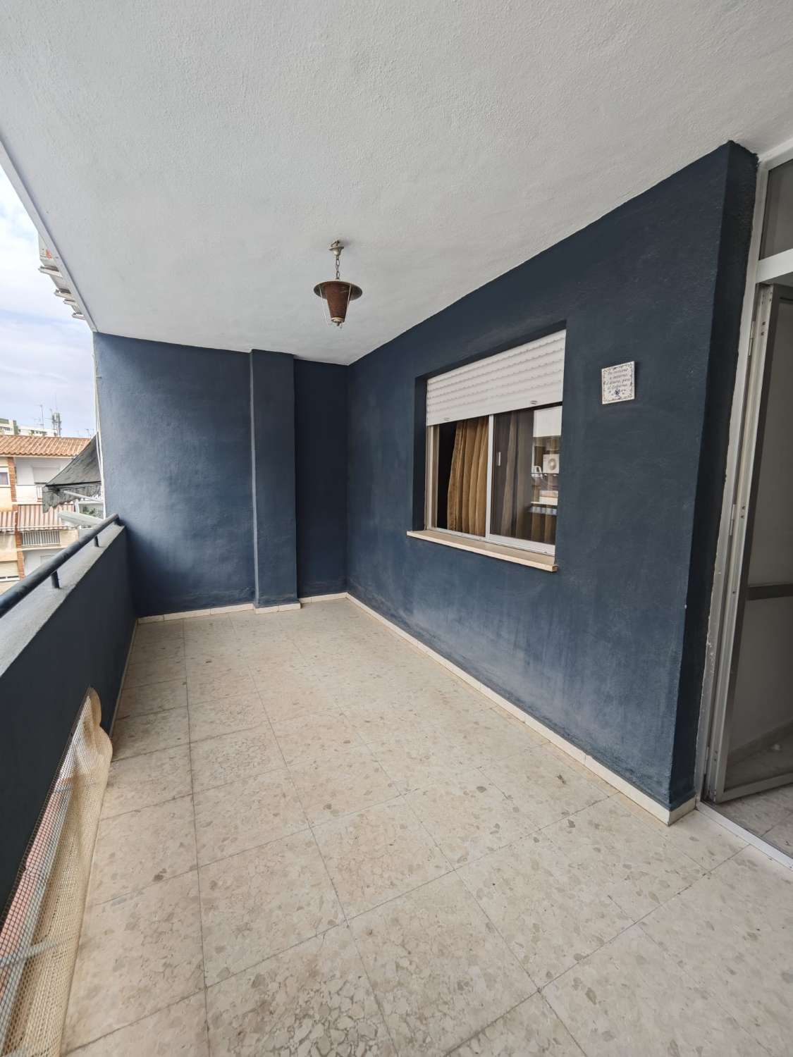 RUIM APPARTEMENT TE KOOP IN HET CENTRUM VAN TORRE DEL MAR