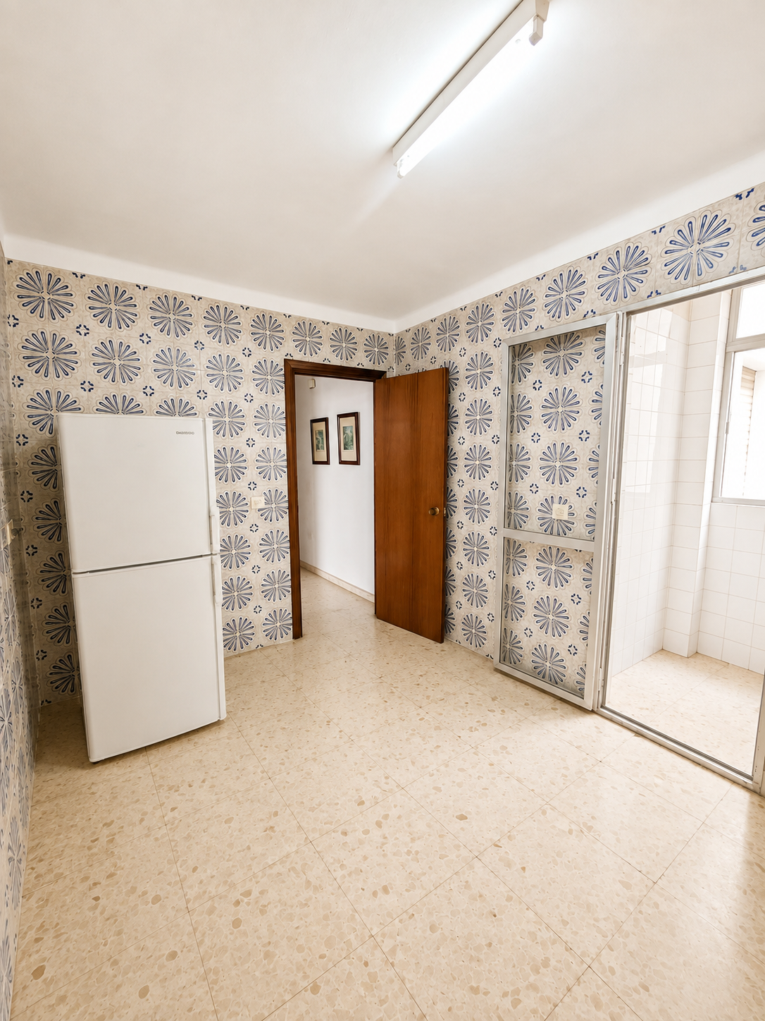 RUIM APPARTEMENT TE KOOP IN HET CENTRUM VAN TORRE DEL MAR