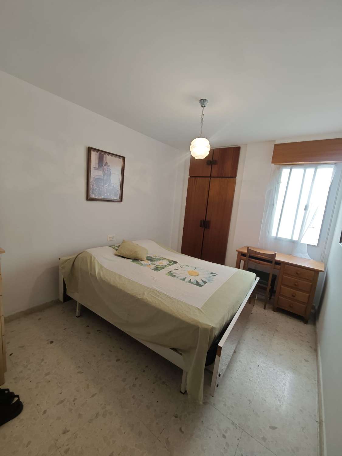 RUIM APPARTEMENT TE KOOP IN HET CENTRUM VAN TORRE DEL MAR