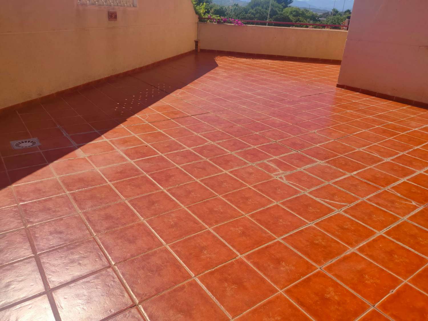 Spectacular sunny apartment of 180m² with terrace, pool and parking