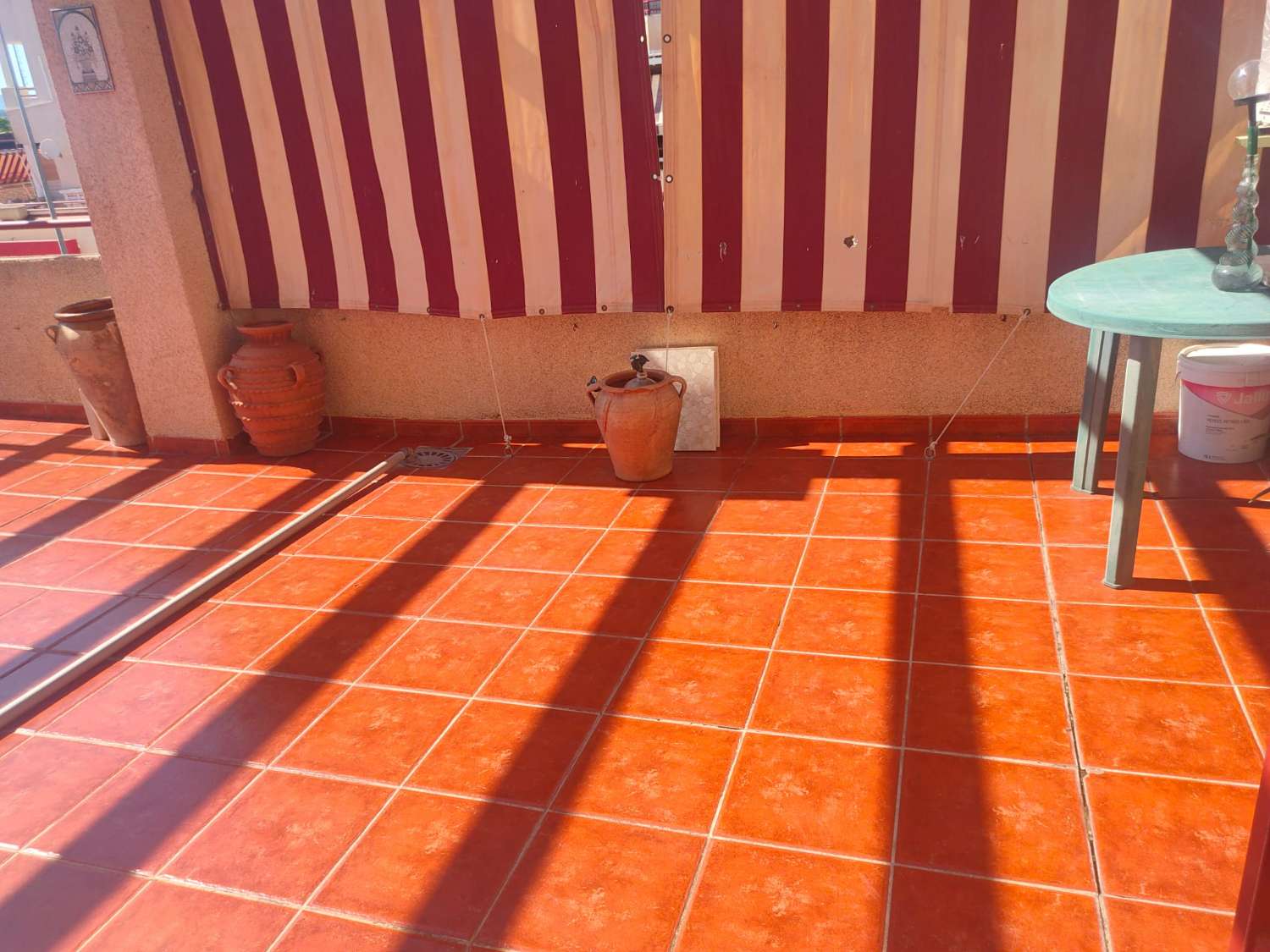 Spectacular sunny apartment of 180m² with terrace, pool and parking