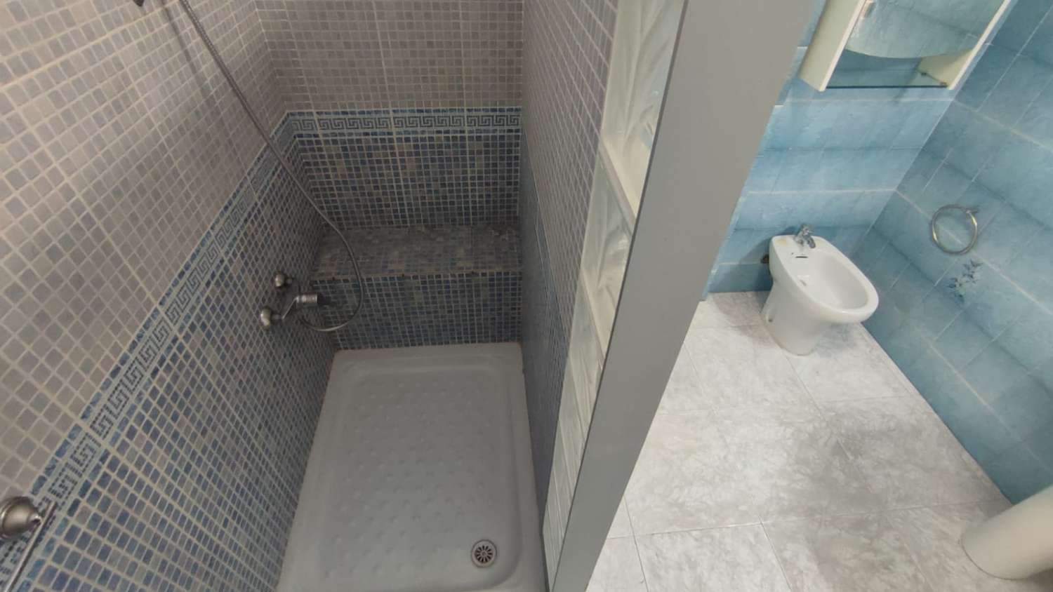 PISO EN VENTA CALETA DE VELEZ
