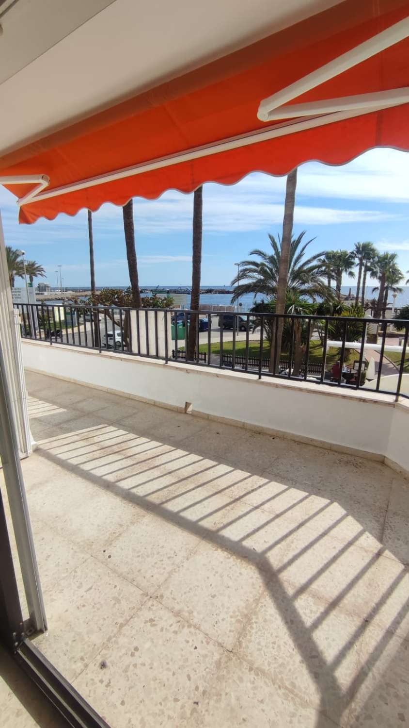 PISO EN VENTA CALETA DE VELEZ