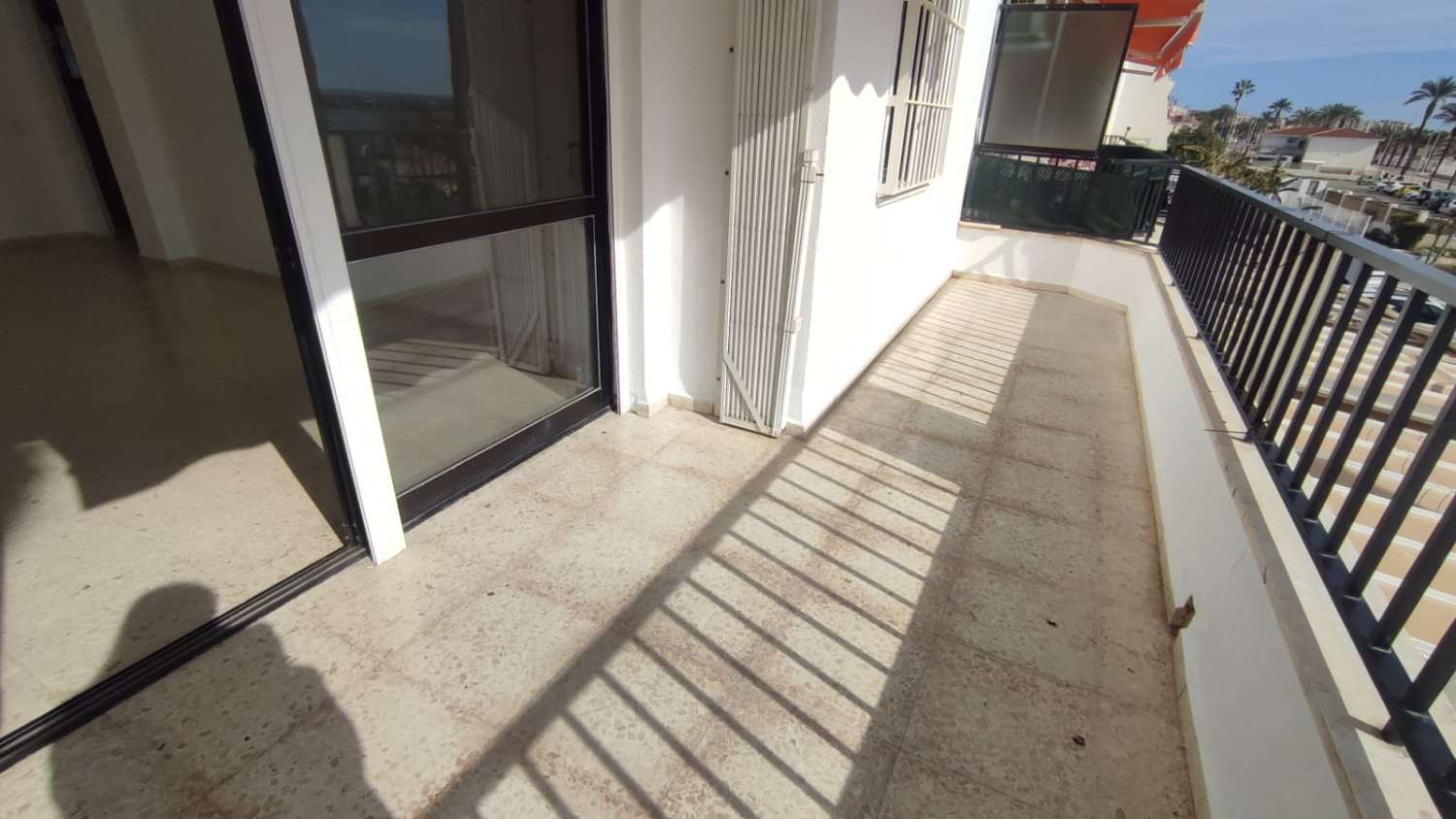 PISO EN VENTA CALETA DE VELEZ